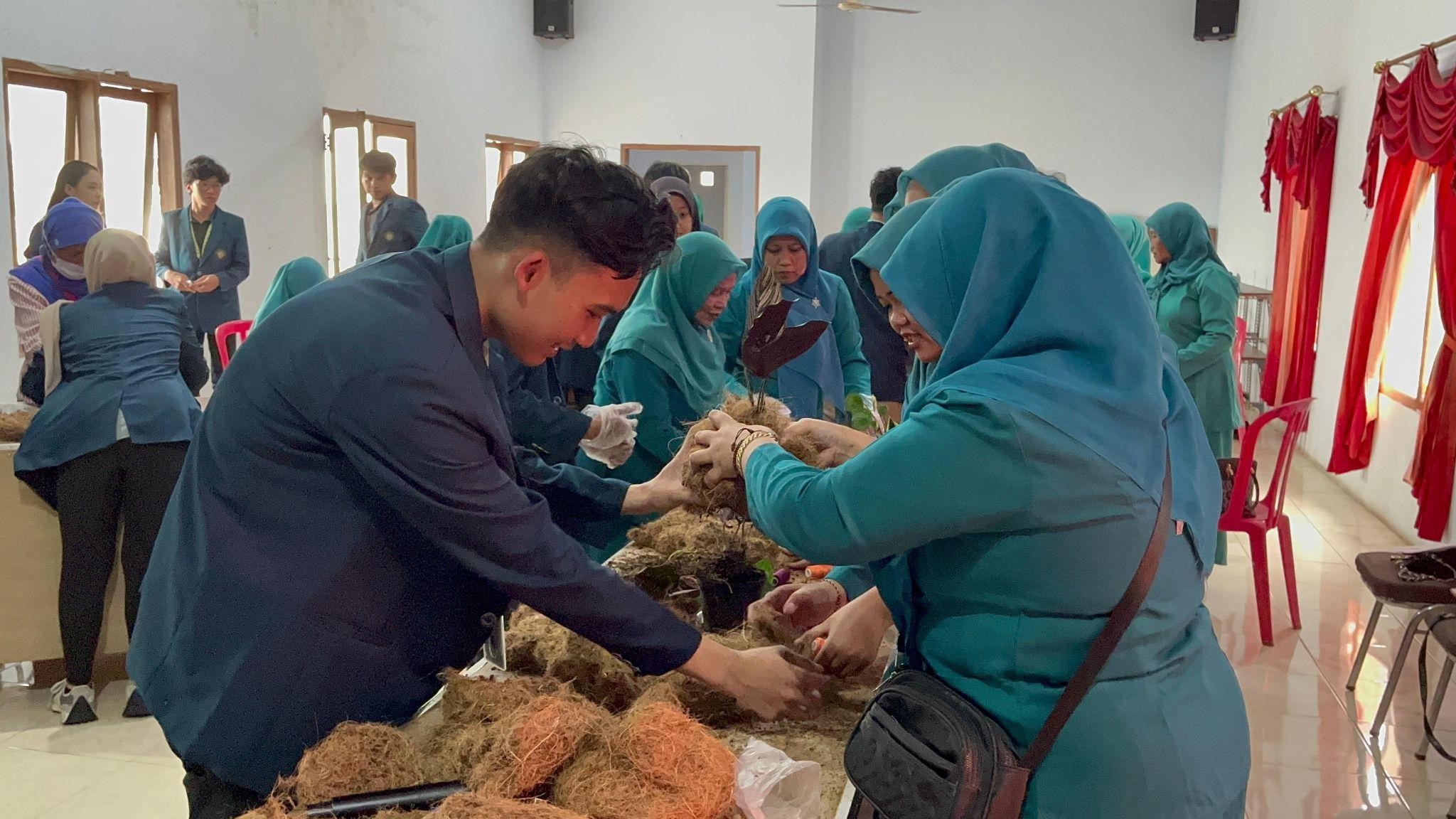 Cocomesh sebagai media eco-lab sekolah