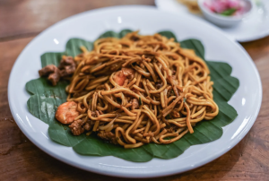 proses pengolahan mie Aceh tradisional