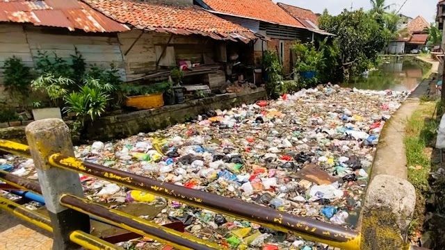 furnitur dari plastik bekas