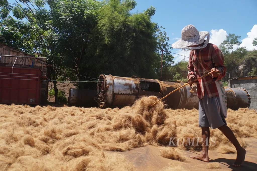 Sabut kelapa dalam industri pertanian organik